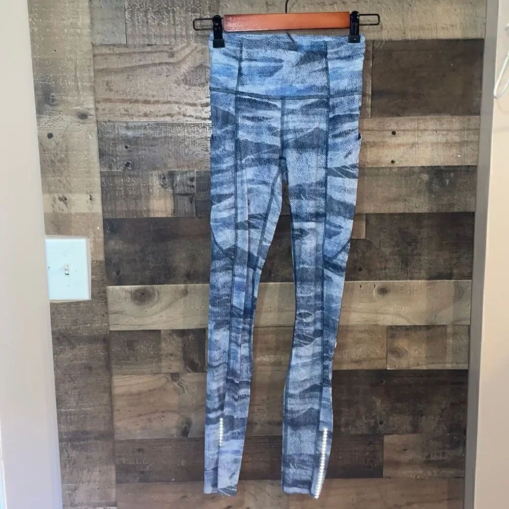Lululemon Fast & Free Full Length Tight *Nulux 28"
Mesh Scape Multi
